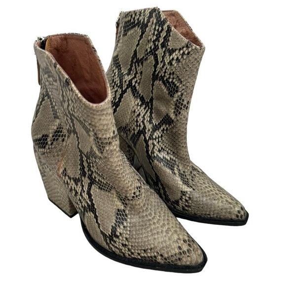 Alias Mae Western Snakeskin Ankle Cowboy Boots Rodeo Cowgirl Mobwife Block Heel - Picture 9 of 14